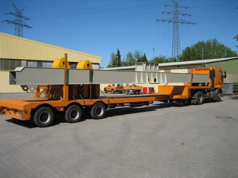 Korporal Schwertransport auf der Straße