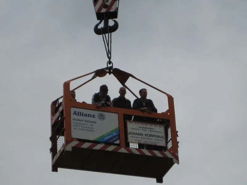 Personenarbeitskorb am Kranhaken