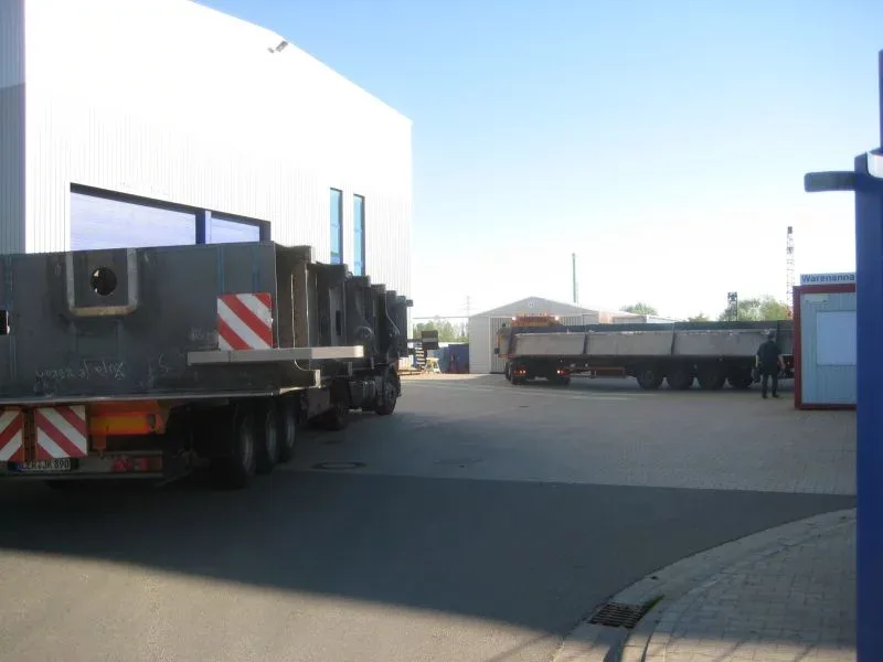 Übergroßer Transport auf dem Auflieger